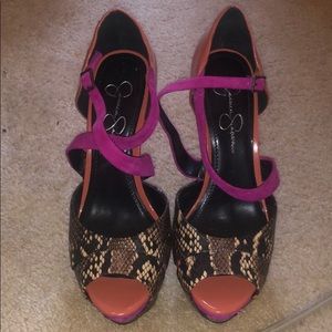 Jessica Simpson pumps